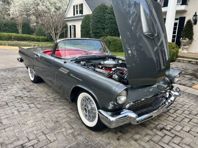 Unknown-Thunderbird-1957-Gray-Red-29