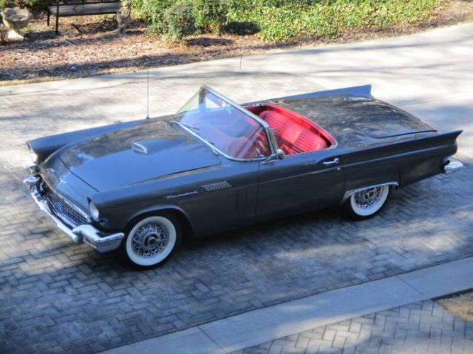 Unknown-Thunderbird-1957-Gray-Red