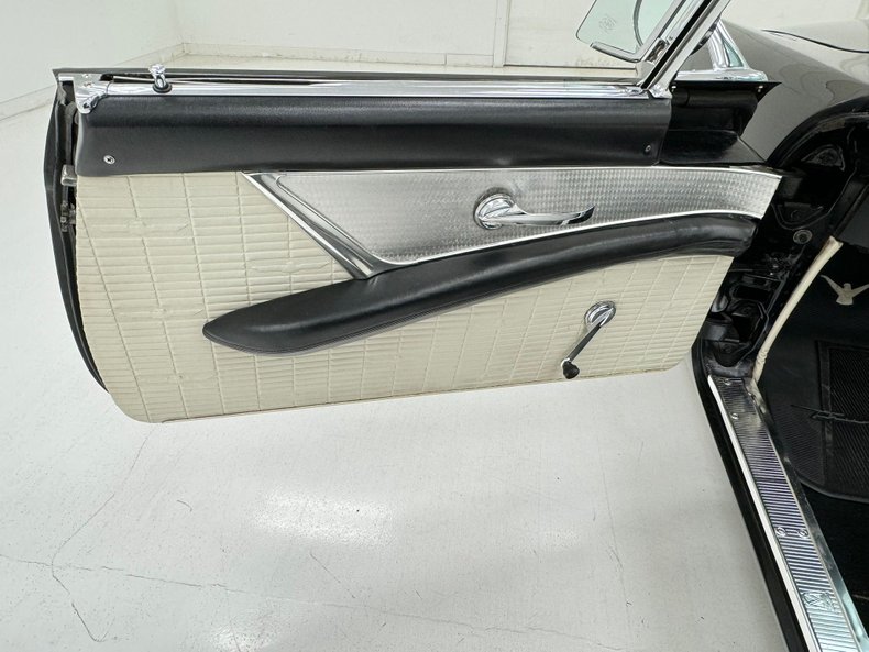 Unknown-Thunderbird-1957-Raven-Black-Black-41