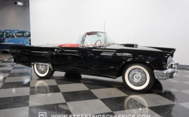 Unknown-Thunderbird-1957-Raven-Black-Flame-Red-23