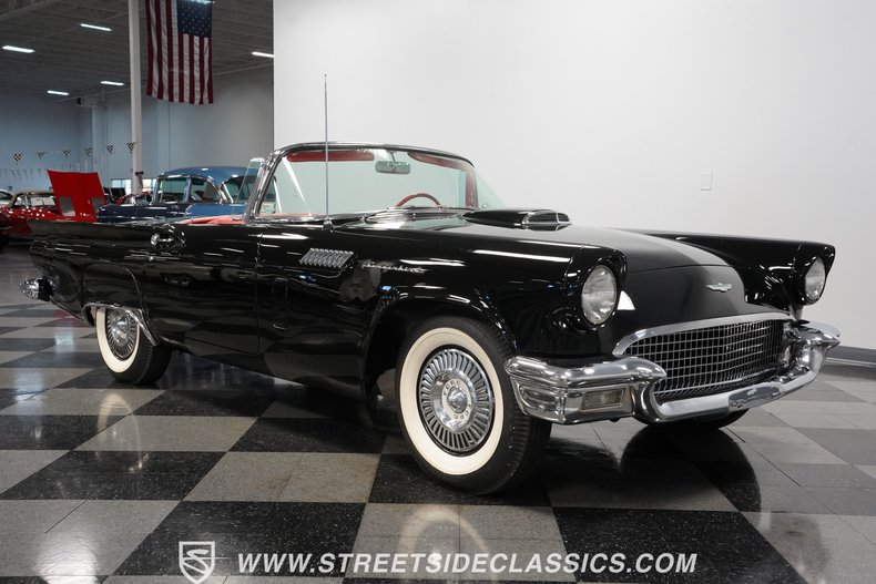 Unknown-Thunderbird-1957-Raven-Black-Flame-Red-24