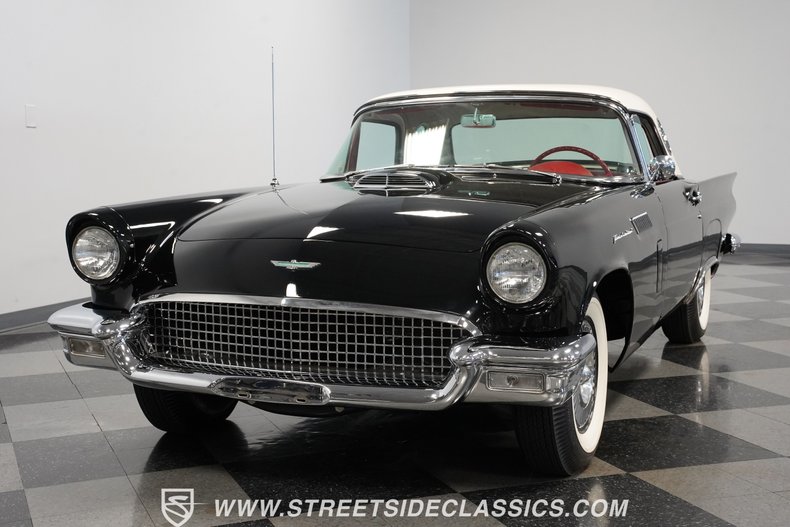Unknown-Thunderbird-1957-Raven-Black-Flame-Red-26