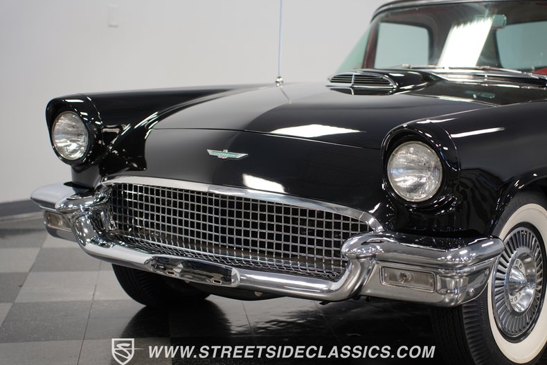 Unknown-Thunderbird-1957-Raven-Black-Flame-Red-27