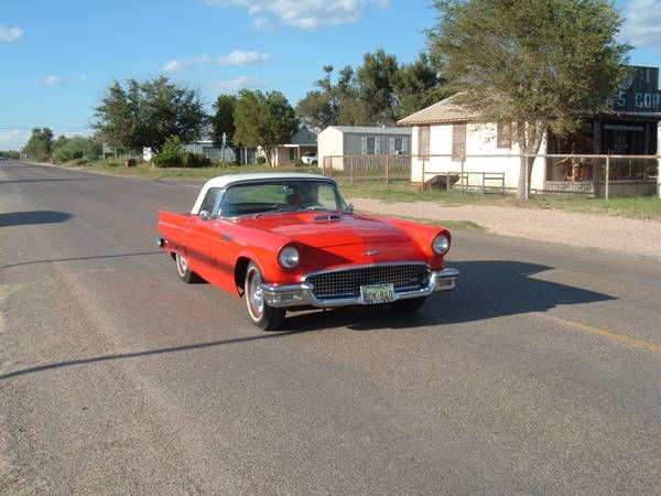 Unknown-Thunderbird-1957-Red-4
