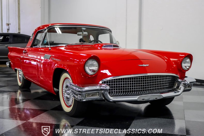 Unknown-Thunderbird-1957-Red-Black-1