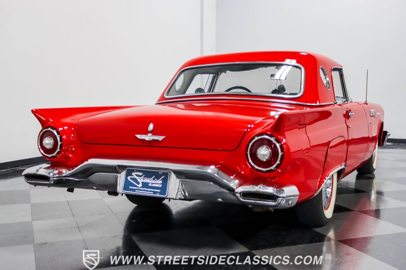 Unknown-Thunderbird-1957-Red-Black-10