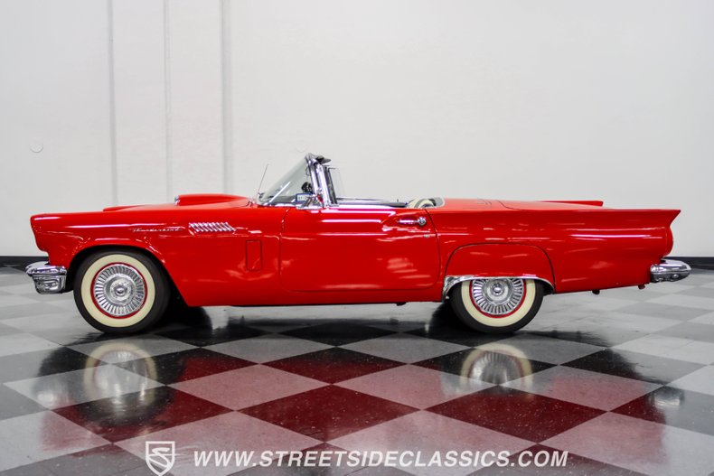 Unknown-Thunderbird-1957-Red-Black-12
