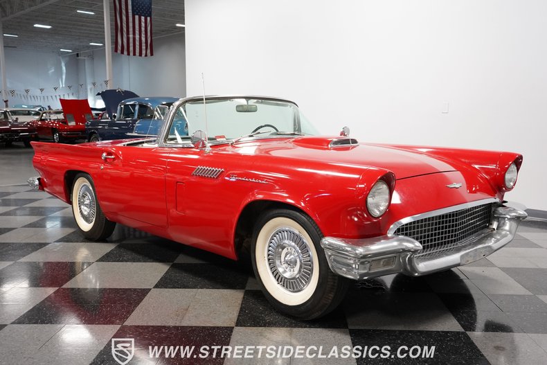 Unknown-Thunderbird-1957-Red-Black-14