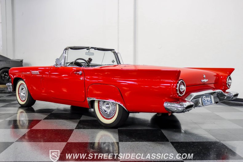 Unknown-Thunderbird-1957-Red-Black-17