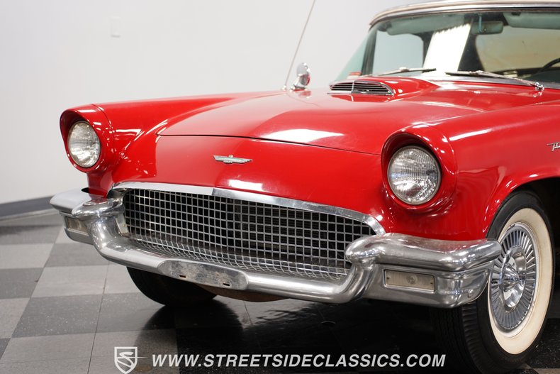 Unknown-Thunderbird-1957-Red-Black-17