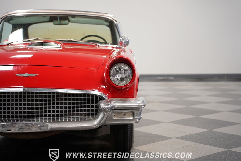 Unknown-Thunderbird-1957-Red-Black-18