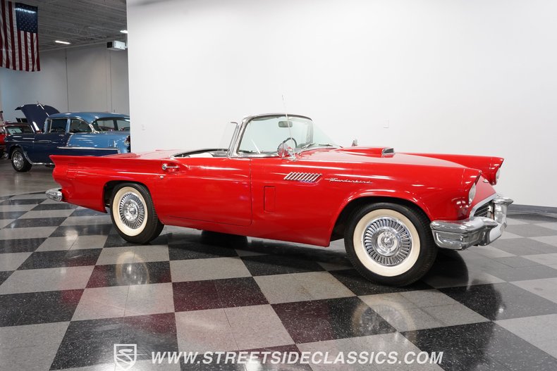 Unknown-Thunderbird-1957-Red-Black-2