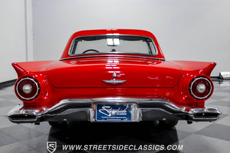 Unknown-Thunderbird-1957-Red-Black-20