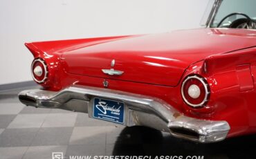 Unknown-Thunderbird-1957-Red-Black-24