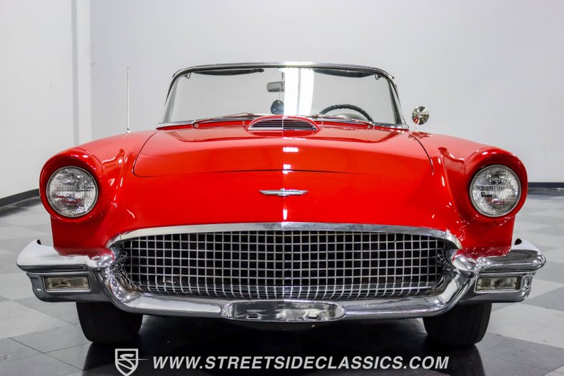 Unknown-Thunderbird-1957-Red-Black-25