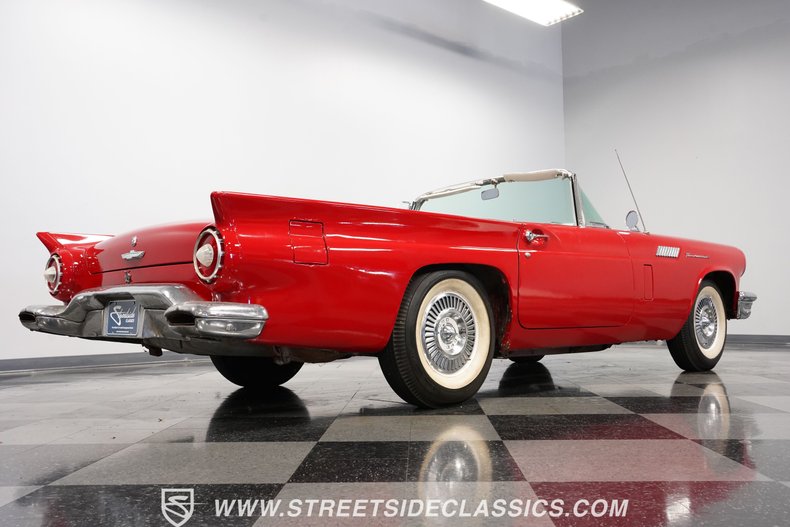 Unknown-Thunderbird-1957-Red-Black-25