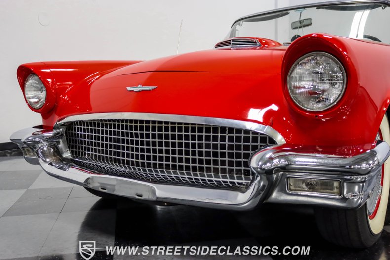 Unknown-Thunderbird-1957-Red-Black-27