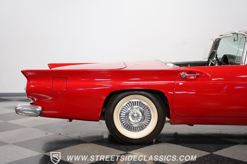 Unknown-Thunderbird-1957-Red-Black-27