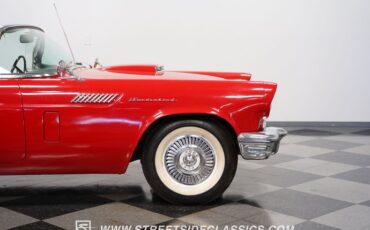 Unknown-Thunderbird-1957-Red-Black-28