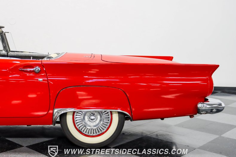 Unknown-Thunderbird-1957-Red-Black-32
