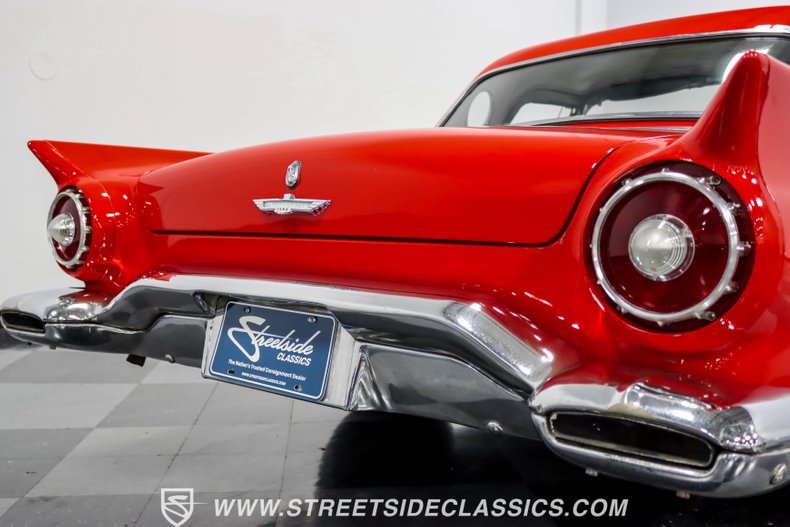 Unknown-Thunderbird-1957-Red-Black-33