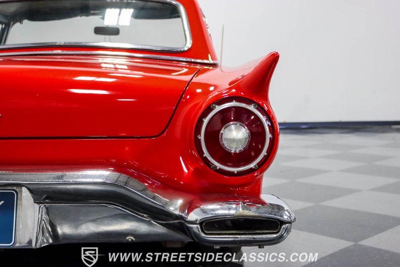 Unknown-Thunderbird-1957-Red-Black-34