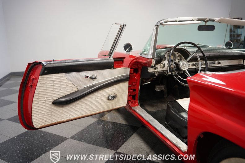 Unknown-Thunderbird-1957-Red-Black-34