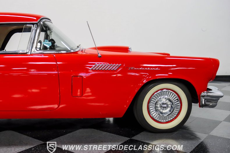 Unknown-Thunderbird-1957-Red-Black-38