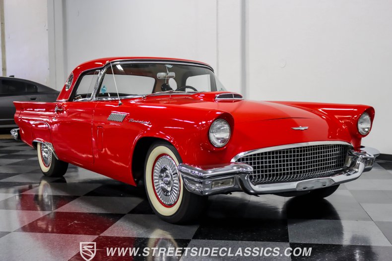 Unknown-Thunderbird-1957-Red-Black-4