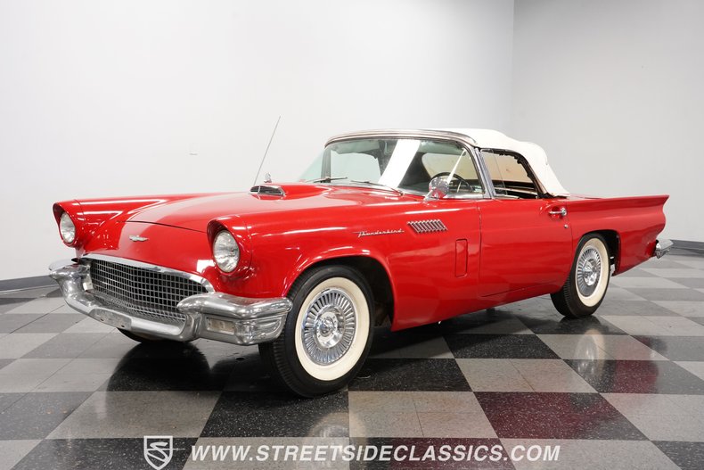 Unknown-Thunderbird-1957-Red-Black-4