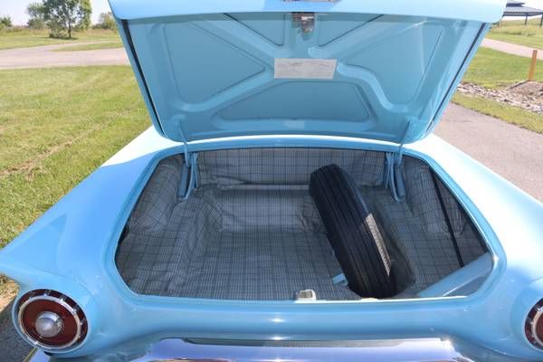 Unknown-Thunderbird-1957-Starmist-Blue-Blue-22