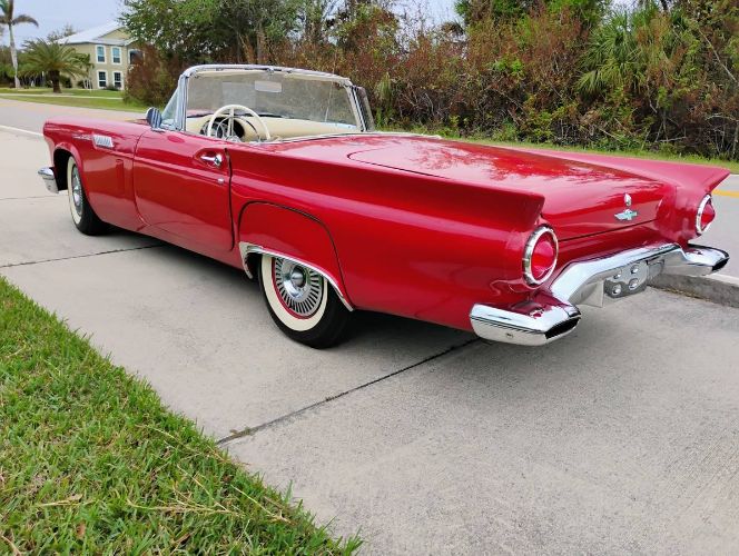 Unknown-Thunderbird-1957-Torch-Red-Cream-1