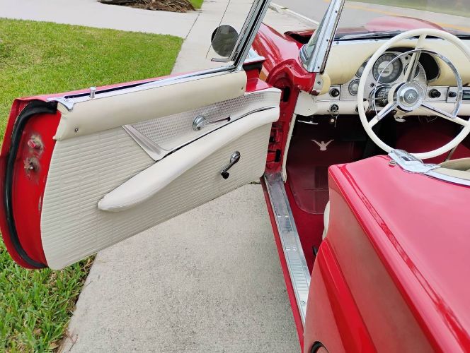 Unknown-Thunderbird-1957-Torch-Red-Cream-10
