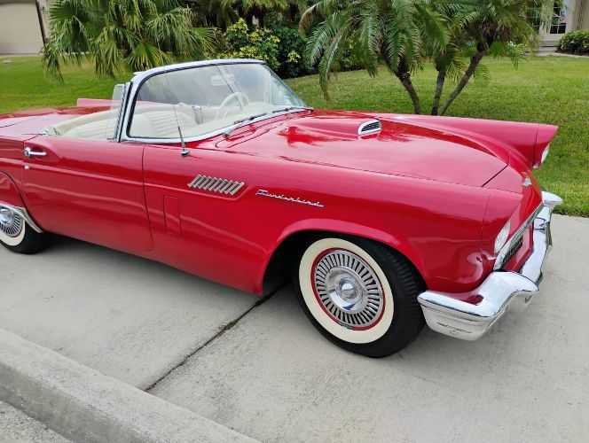 Unknown-Thunderbird-1957-Torch-Red-Cream-3