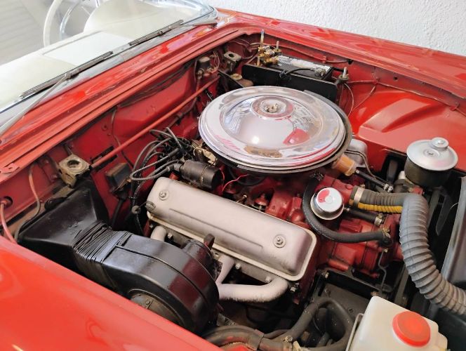 Unknown-Thunderbird-1957-Torch-Red-Cream