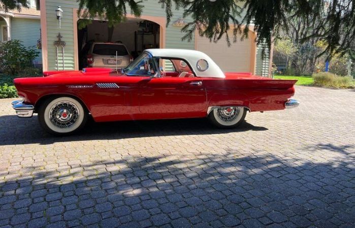 Unknown-Thunderbird-1957-Torch-RedColonial-W-RedWhite-Vinyl-4