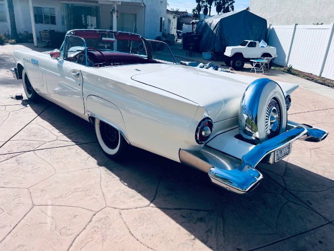 Unknown-Thunderbird-1957-White
