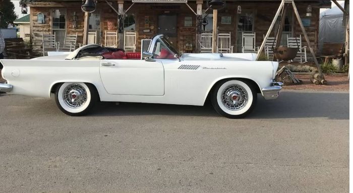 Unknown-Thunderbird-1957-WhiteRed-Top-Red-1