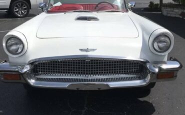 Unknown-Thunderbird-1957-WhiteRed-Top-Red-2