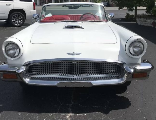 Unknown-Thunderbird-1957-WhiteRed-Top-Red-2