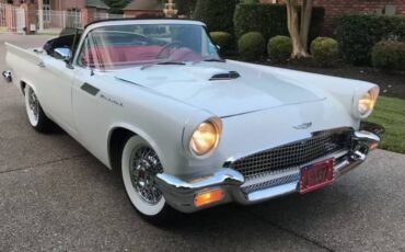 Unknown-Thunderbird-1957-WhiteRed-Top-Red