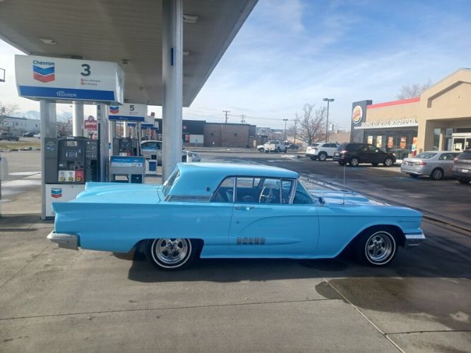 Unknown-Thunderbird-1958-Blue-White