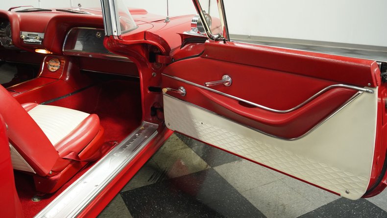 Unknown-Thunderbird-1959-Red-Red-28