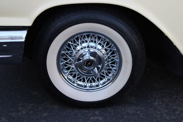 Unknown-Thunderbird-1959-Yellow-Black-40