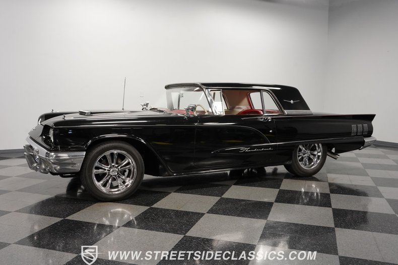 Unknown-Thunderbird-1960-Black-Red-1