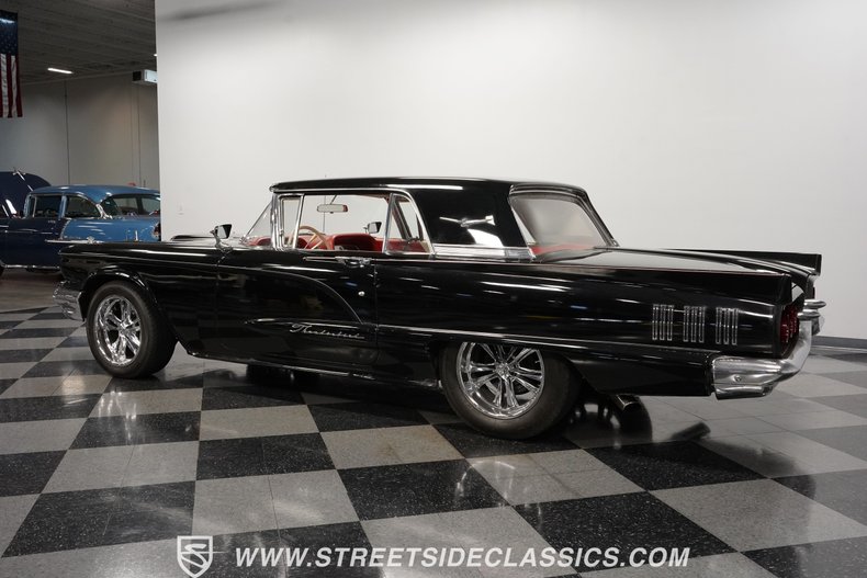 Unknown-Thunderbird-1960-Black-Red-10