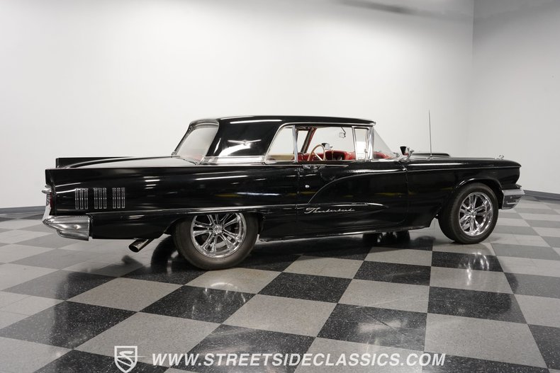 Unknown-Thunderbird-1960-Black-Red-15