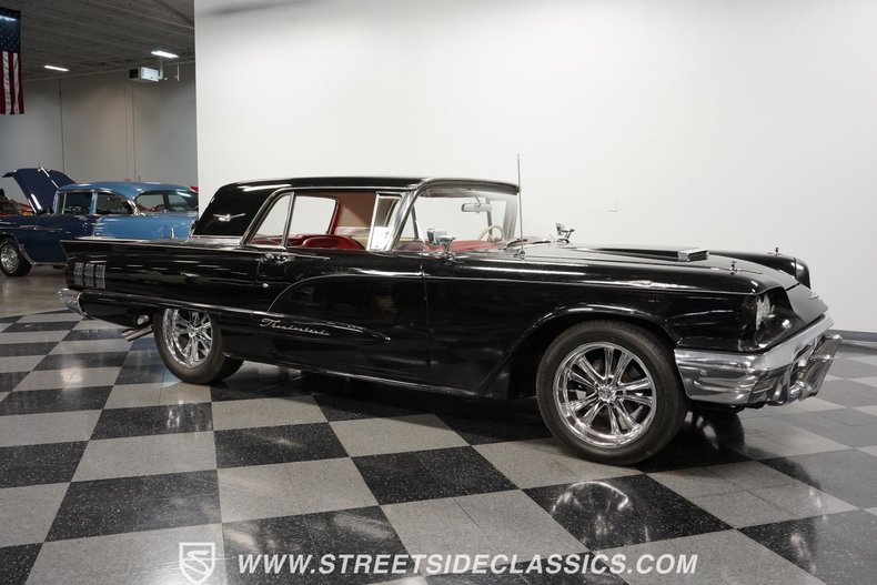 Unknown-Thunderbird-1960-Black-Red-17