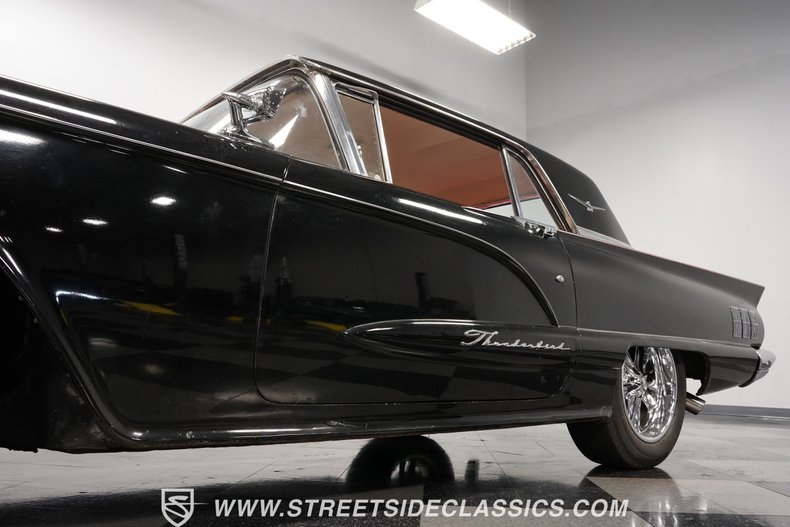 Unknown-Thunderbird-1960-Black-Red-22