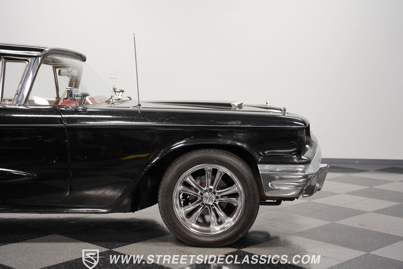 Unknown-Thunderbird-1960-Black-Red-26